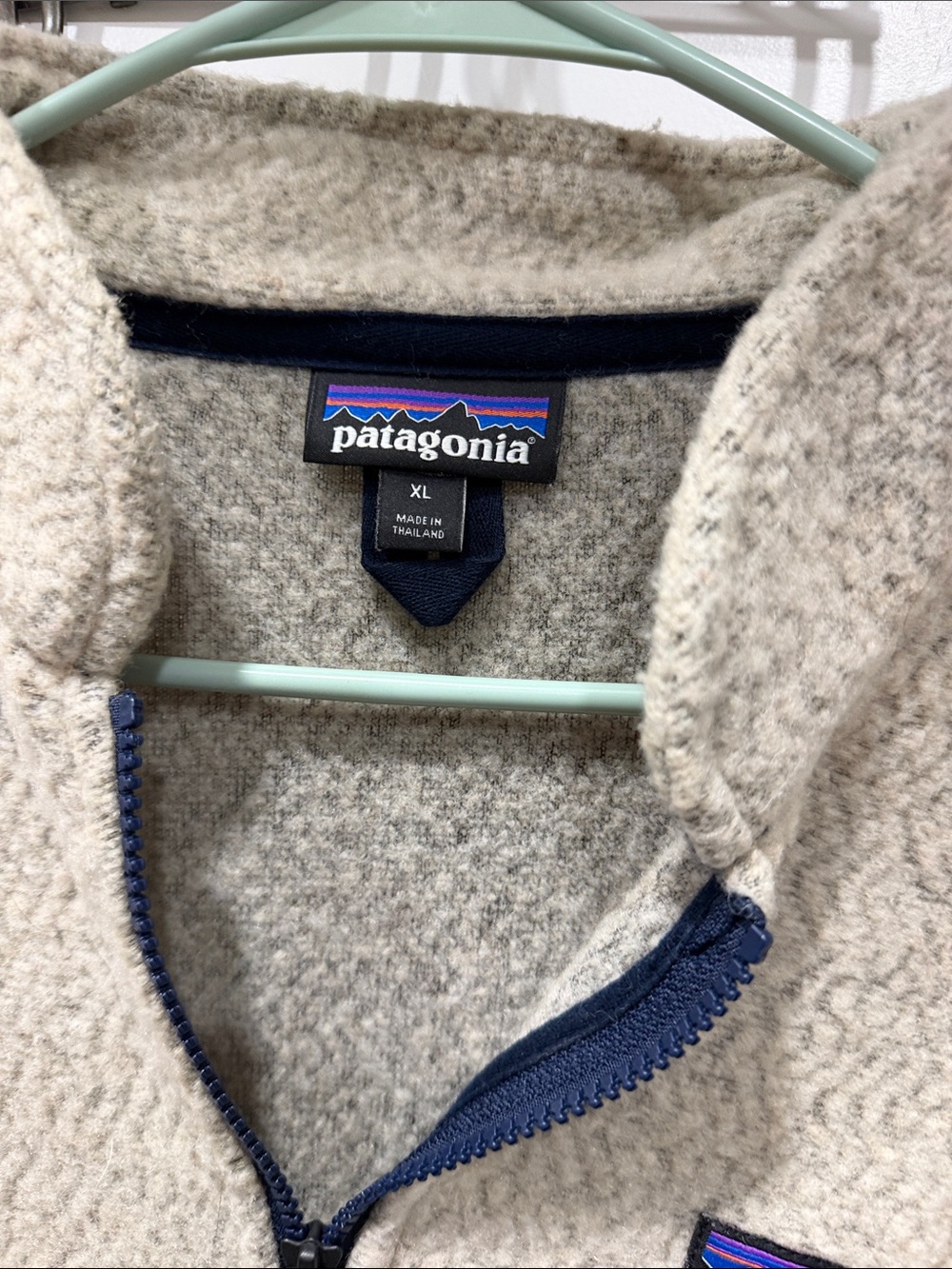 Patagonia Women’s Cream Zip-Up Fleece with Navy Trim - Picture 2 of 5